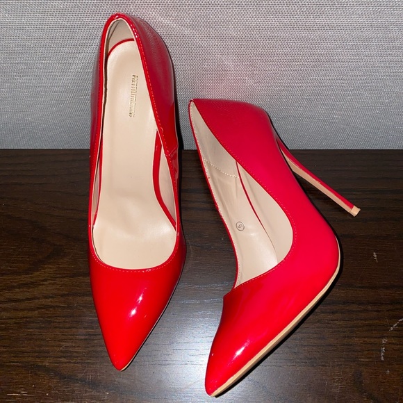 red heels size 6